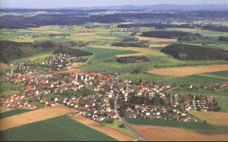 Gaisbeuren - vom Westen aufgenommen, im Hintergrund das Allg&auml;u